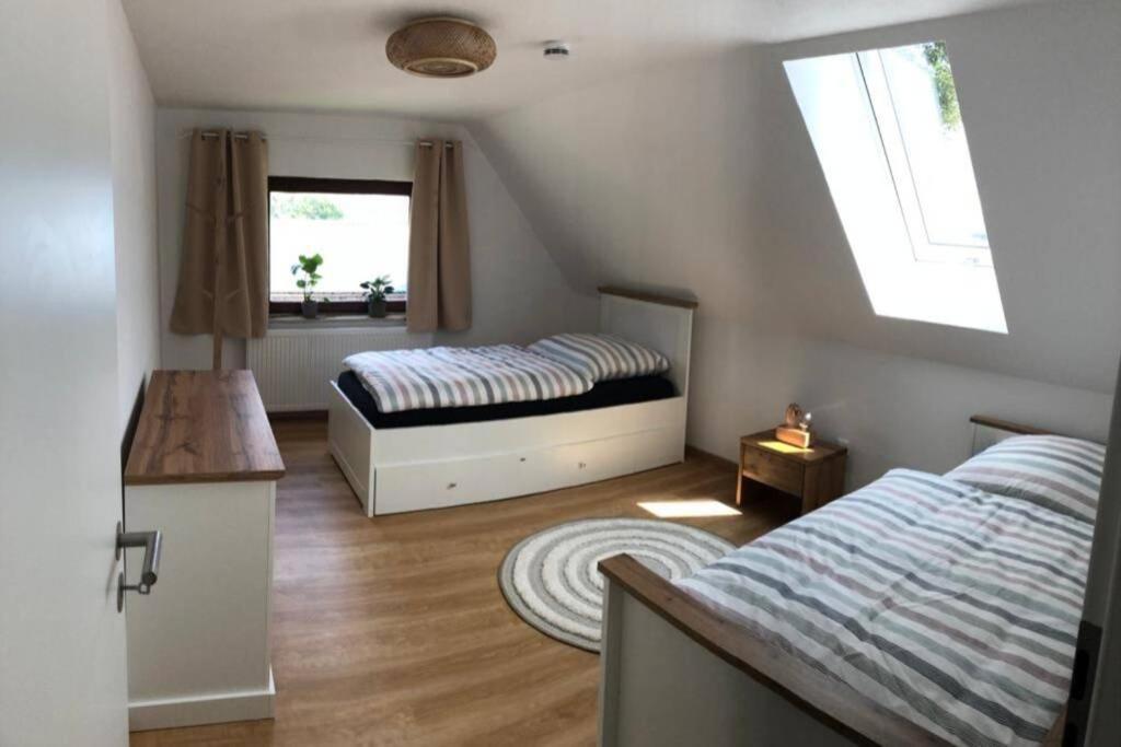 Ruhig Gelegene, Top Moderne Ferienwohnung - Hot Tub Und Sauna Gegen Aufpreis Neuhaus an Der Eger Esterno foto