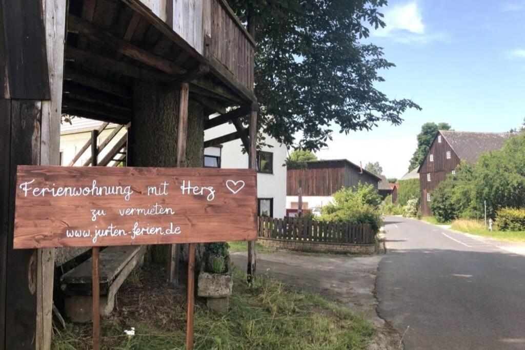 Ruhig Gelegene, Top Moderne Ferienwohnung - Hot Tub Und Sauna Gegen Aufpreis Neuhaus an Der Eger Esterno foto