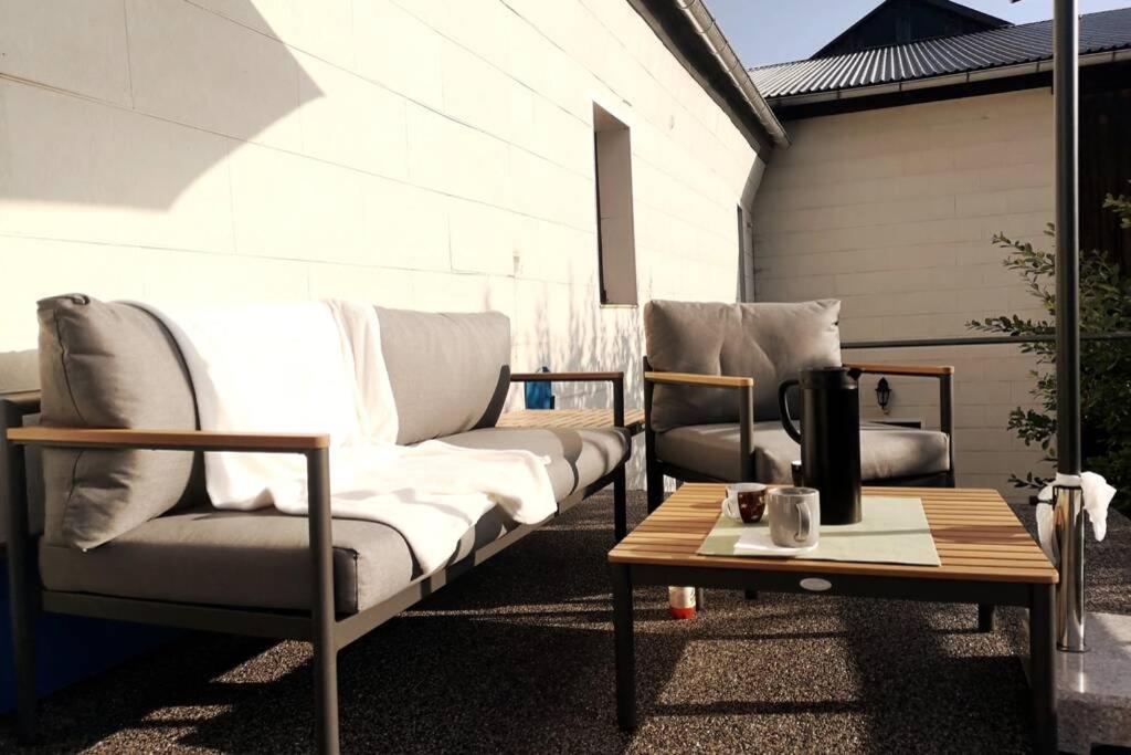 Ruhig Gelegene, Top Moderne Ferienwohnung - Hot Tub Und Sauna Gegen Aufpreis Neuhaus an Der Eger Esterno foto