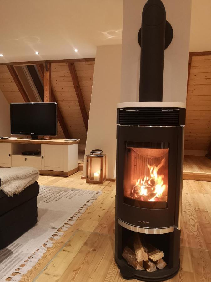 Ruhig Gelegene, Top Moderne Ferienwohnung - Hot Tub Und Sauna Gegen Aufpreis Neuhaus an Der Eger Esterno foto