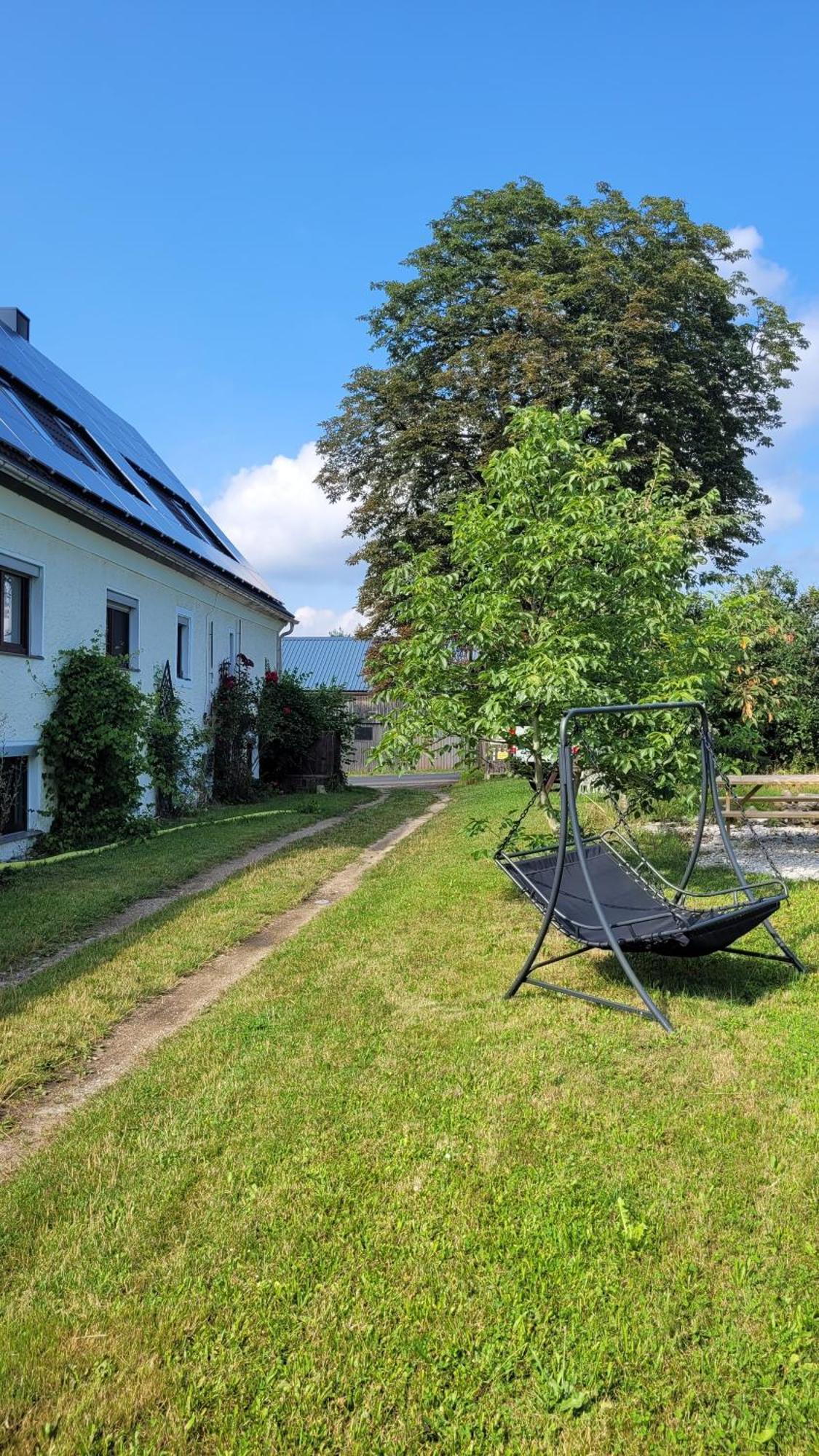 Ruhig Gelegene, Top Moderne Ferienwohnung - Hot Tub Und Sauna Gegen Aufpreis Neuhaus an Der Eger Esterno foto